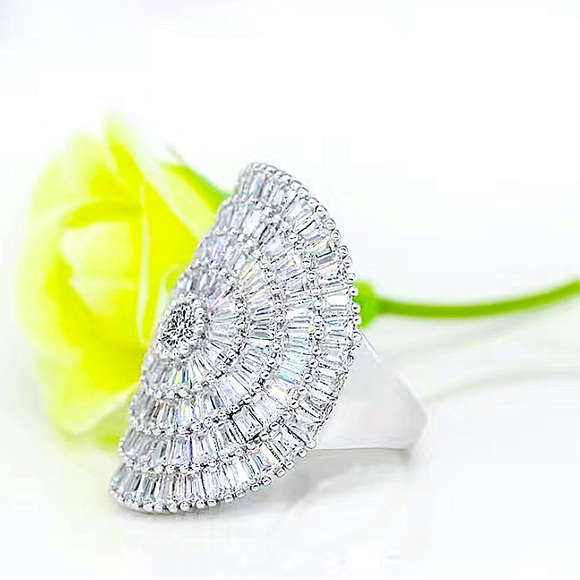 Sterling Silver Baguette Zircon Ring - Picture 17 of 17